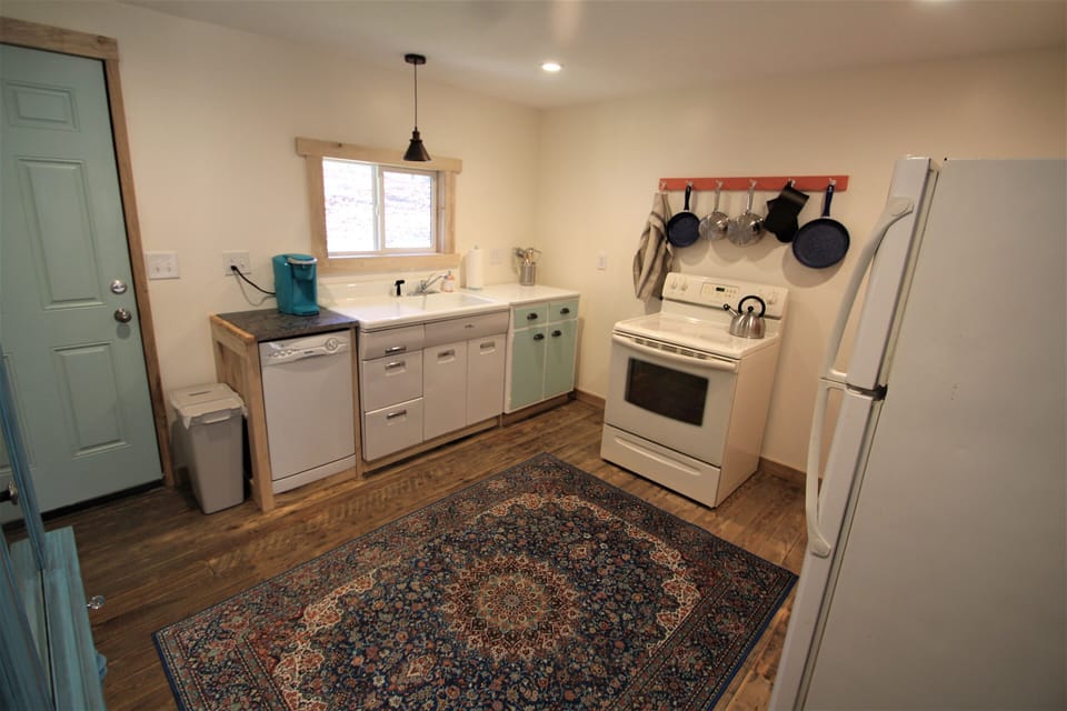 Make a delicious meal in this large kitchen.