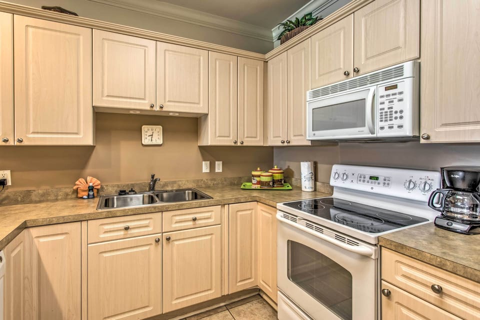 Kitchen | Cookware & Dishware Provided