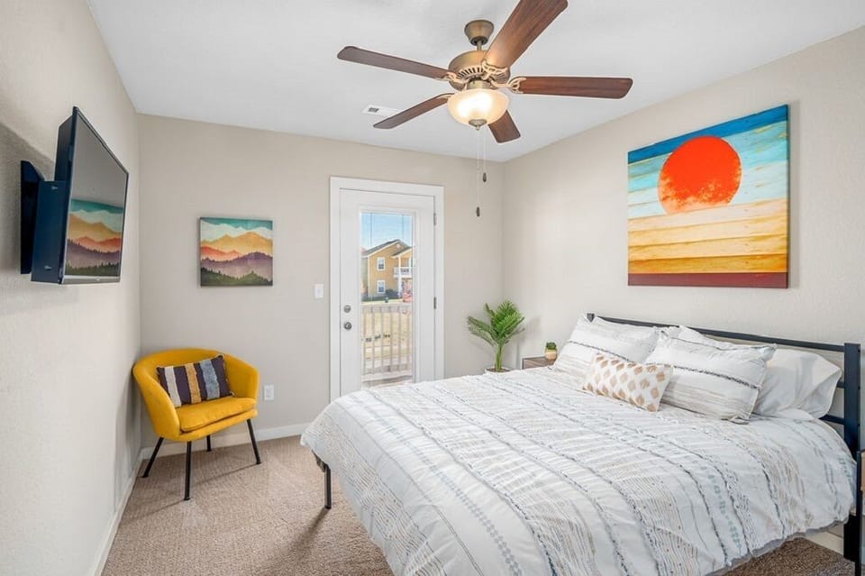 Upstairs Queen Bedroom