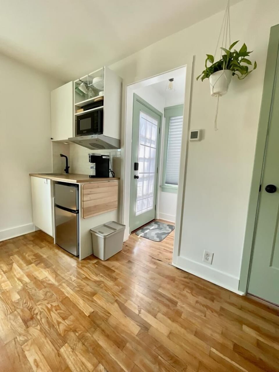 Entrance and Kitchen area