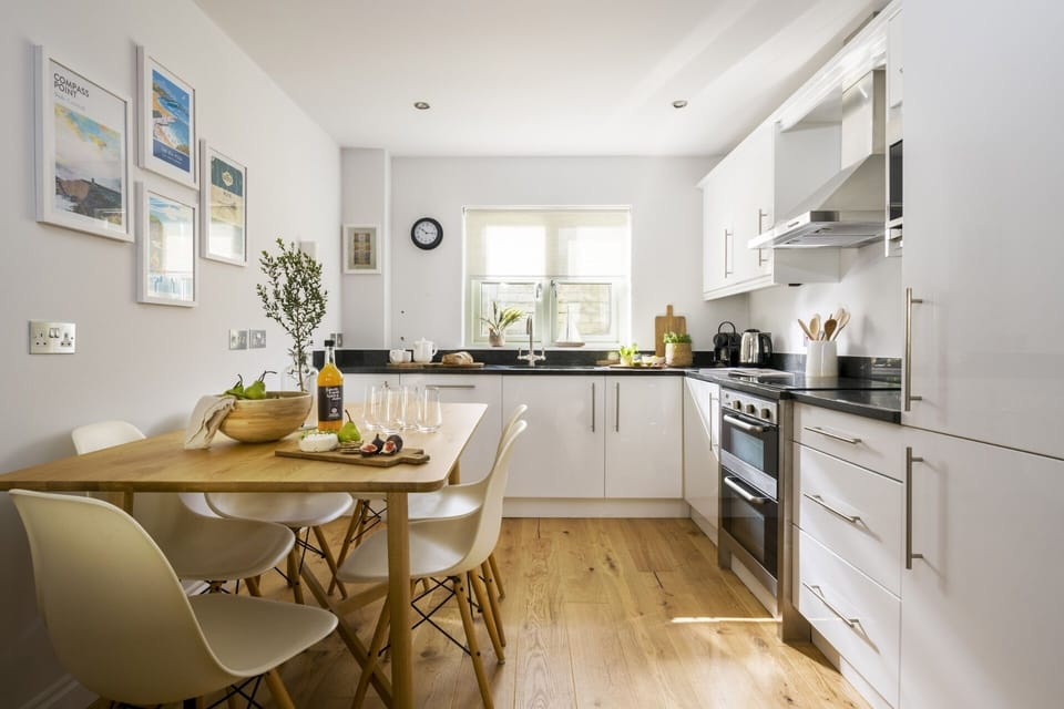Contemporary open plan living space at Chi An Mor near Bude
