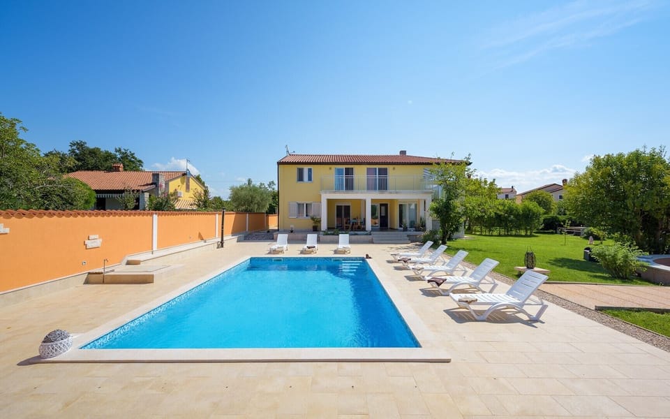 Pool, property