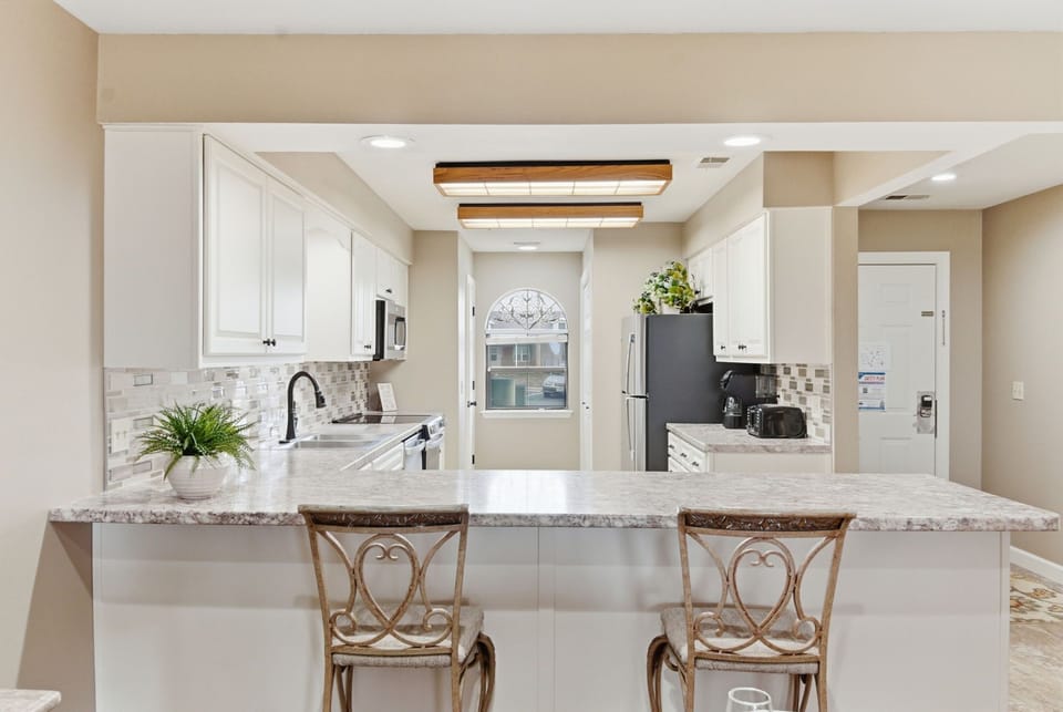 Newly Remodeled Kitchen with Upgraded Appliances!