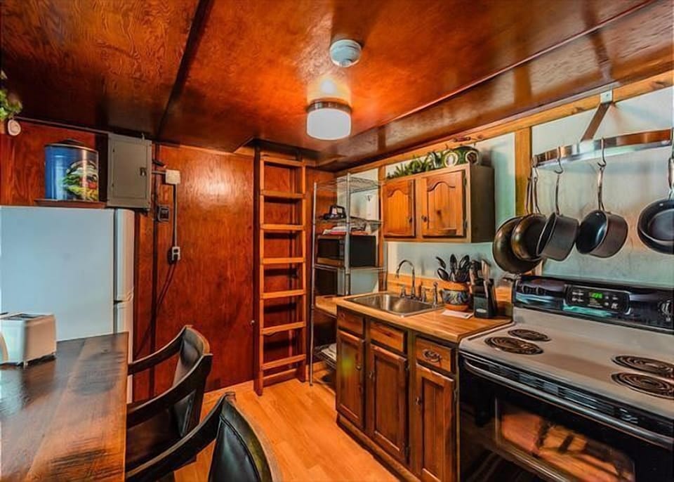 Experience the beauty of the Laurel Highlands. Book your mountain getaway today.
We offer the most unique collection of vacation homes in Laurel Highlands. From a cozy couple's getaway to a sprawling 400-acre private retreat, we have the perfect accommodations for your destination getaway.