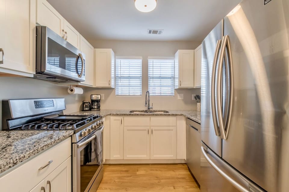 You'll probably go out to our great nearby restaurants, but in case you stay in, the kitchen is fully stocked for entertaining.