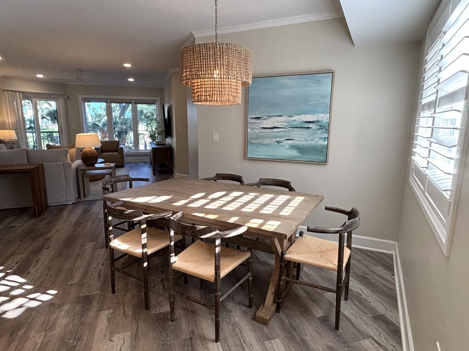 Dining Table with Seating for Six at 107 Windsor Place