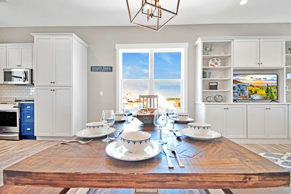Open, bright and cheery