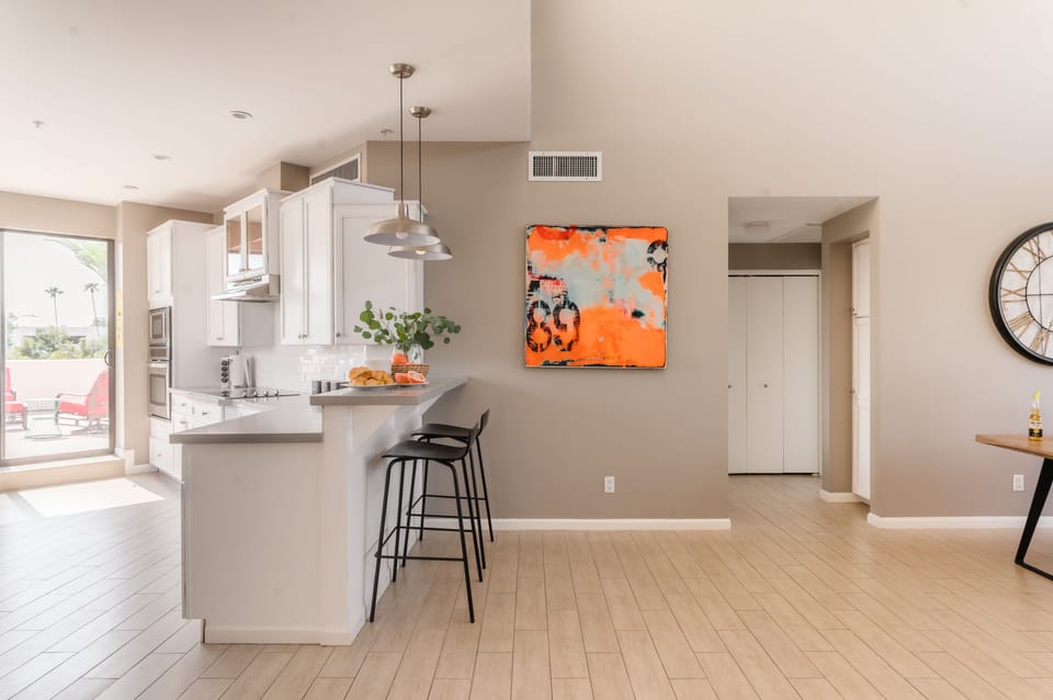 Bright, open floor plan (Ivory I).