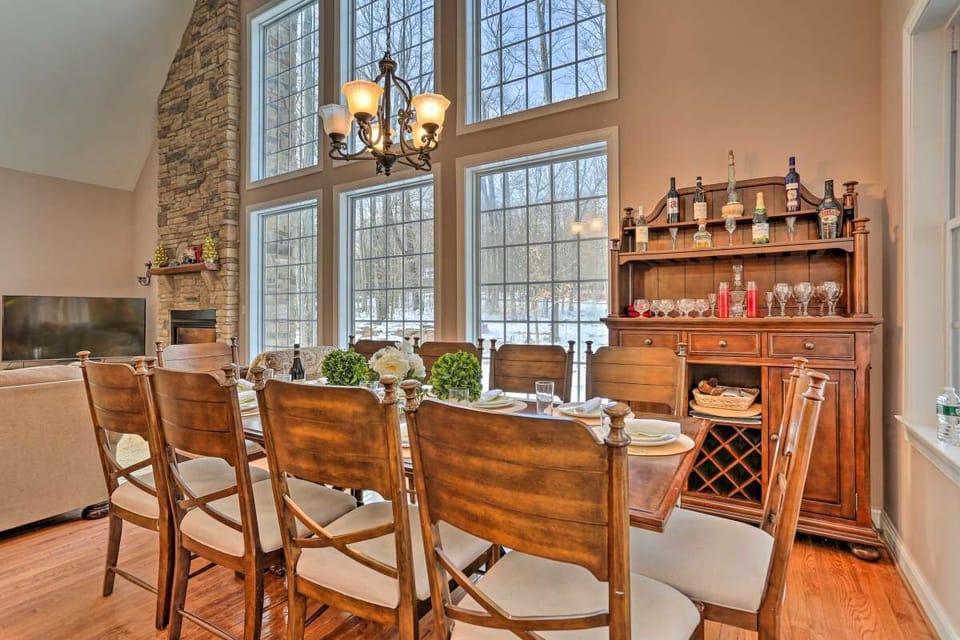 Dining table 