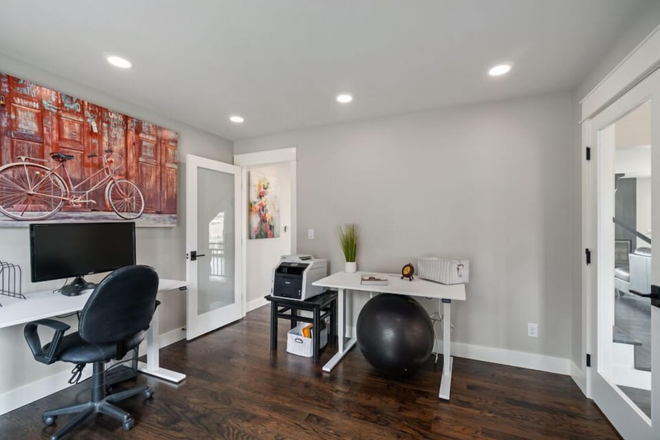 Office | Laptop Friendly Workspace
