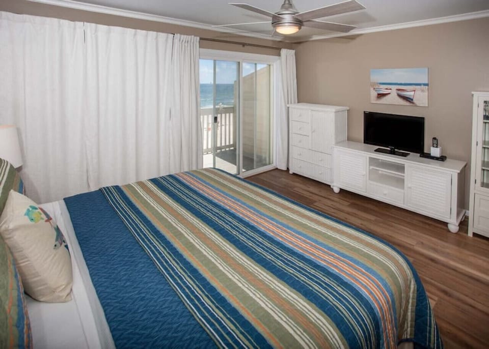 Enjoy TV and the beach view