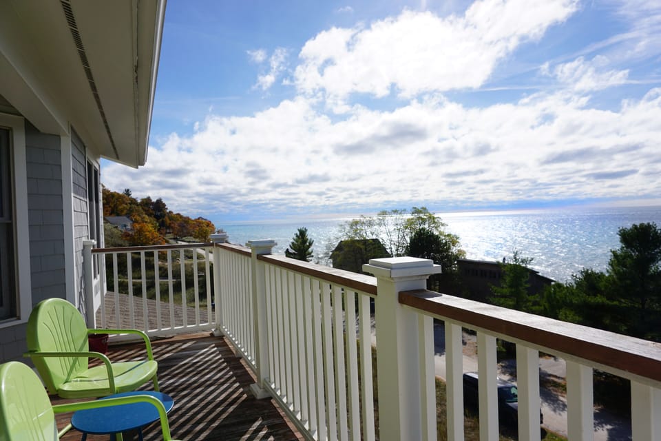 Upper level deck outside bedrooms
