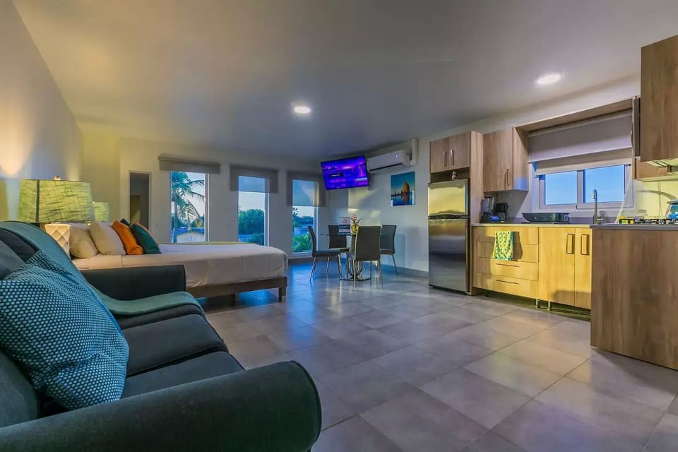 Modern Spacious Suite With A King Size