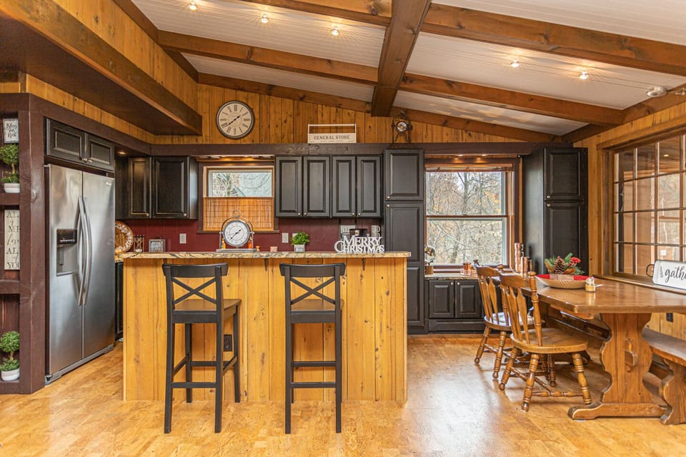 Remodeled Kitchen with granite breakfast countertops & breakfast bar! 