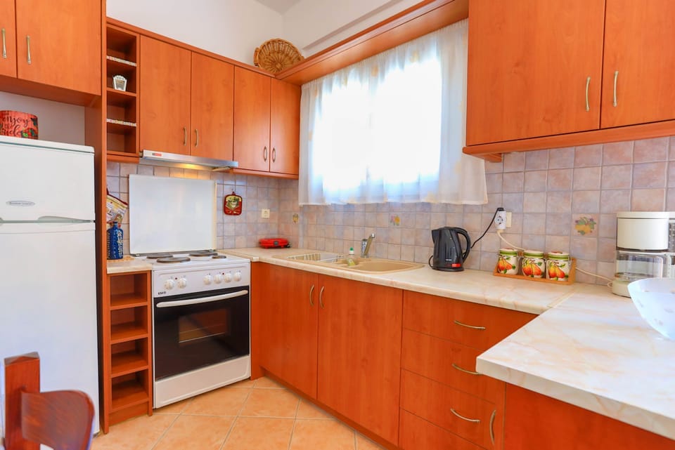 Fully furnished kitchen