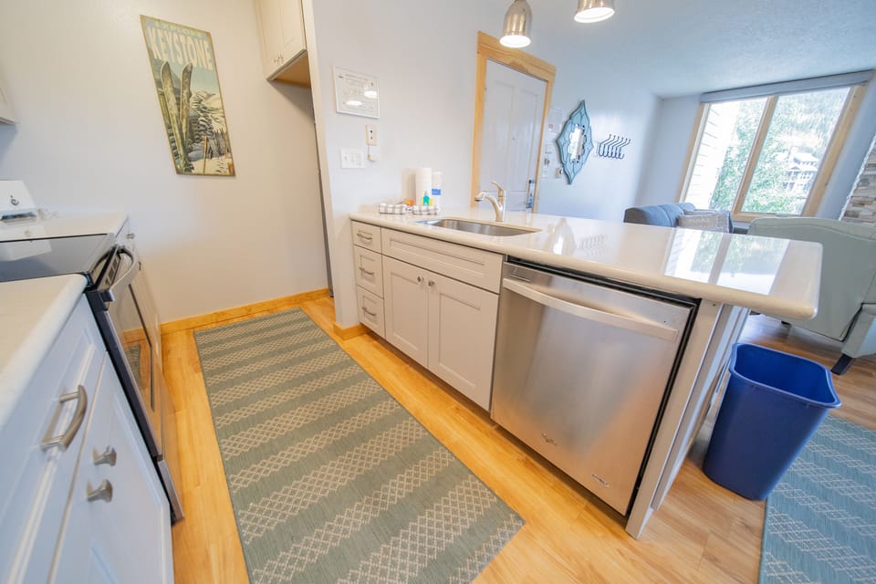 Bright, fully equipped kitchen