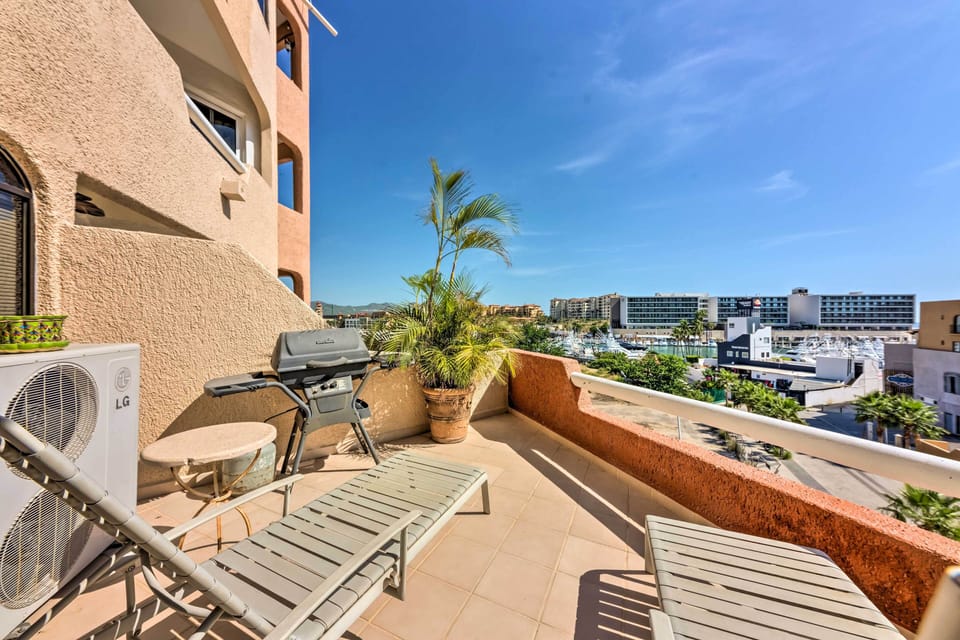 Balcony | Lounge Seating | Gas Grill