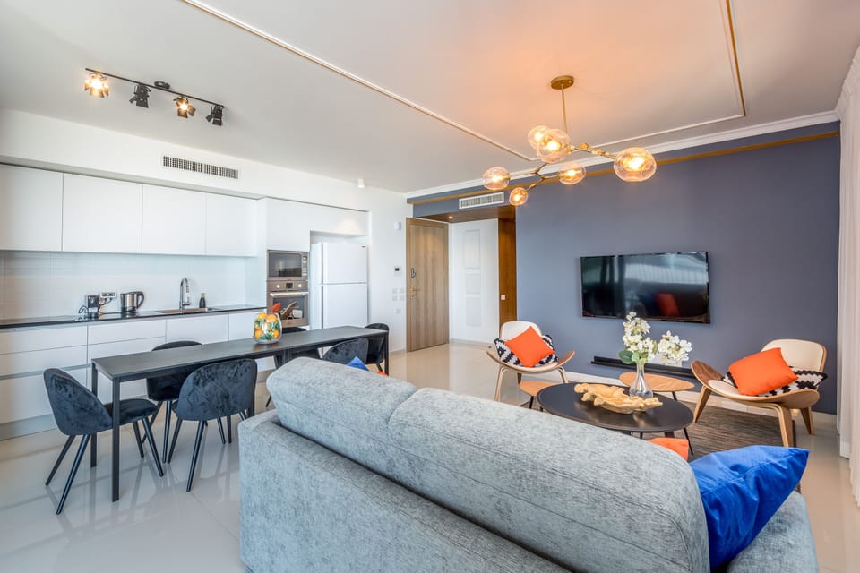 Living Room / Lounge