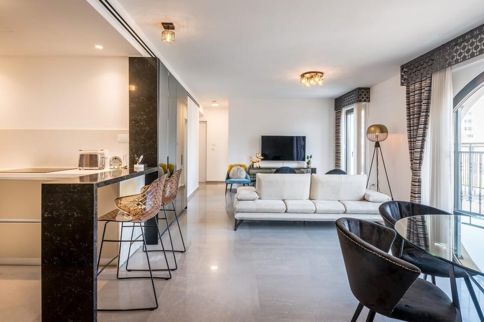 Living Room / Lounge