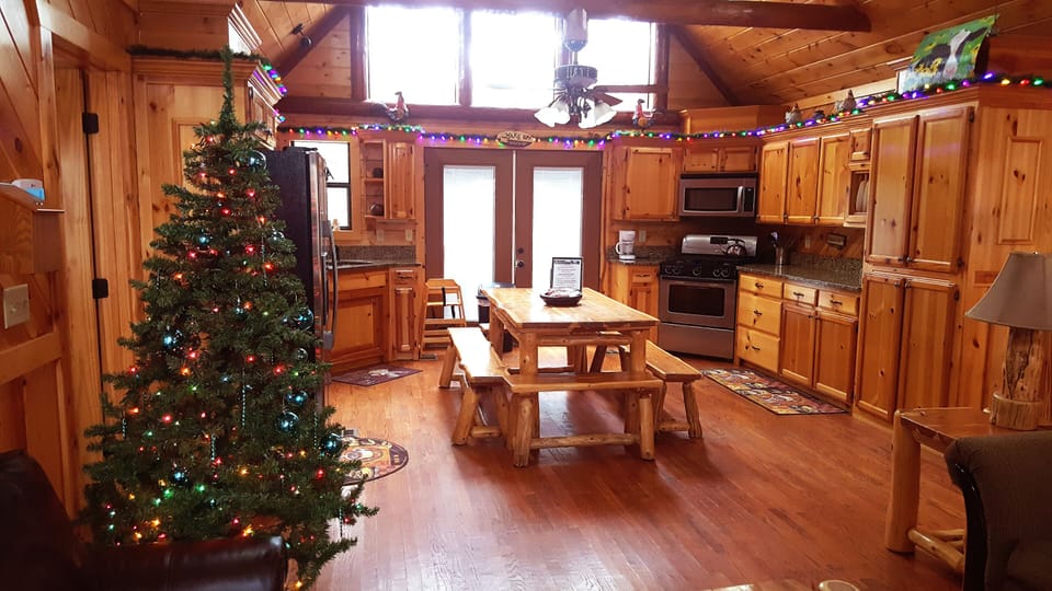 Dining - Aqua Vista 4BR