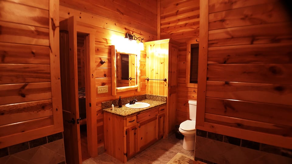 Bathroom1 - Aqua Vista 4BR