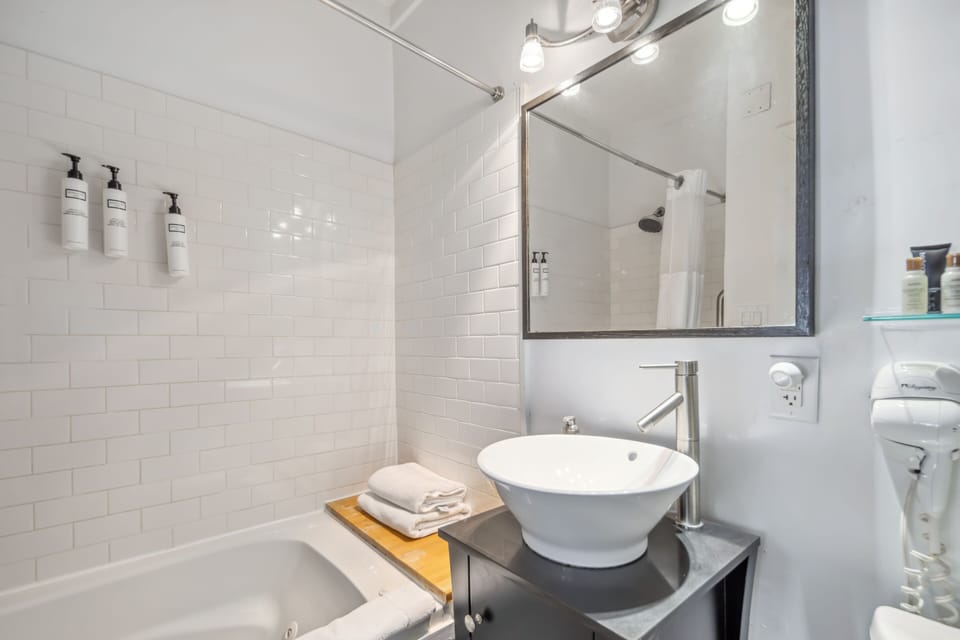Suite 01-Bathroom Sink