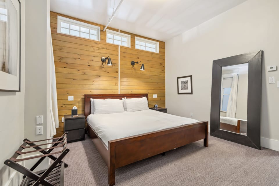 Suite 03-Bedroom