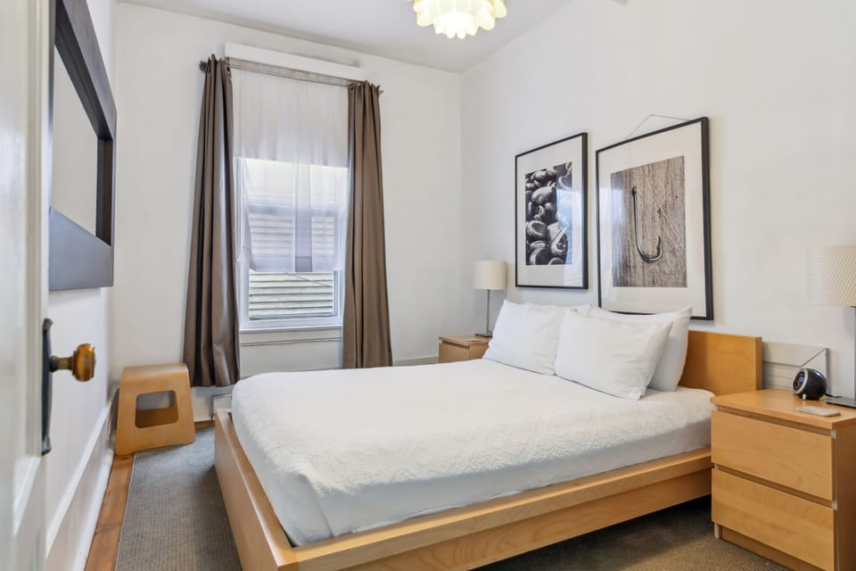 Suite 05-Bedroom