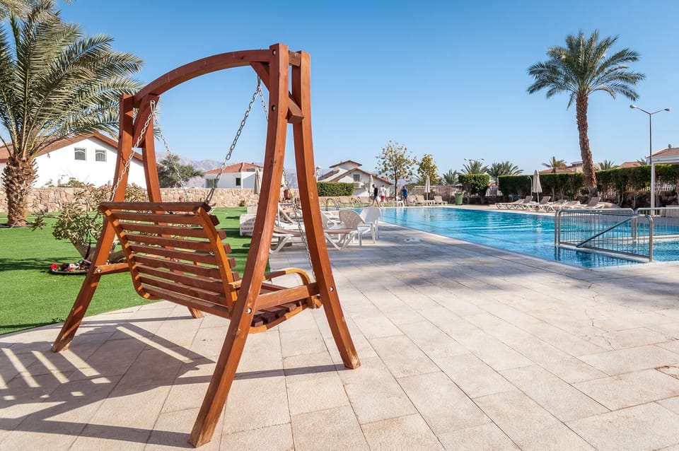 Pool (Outdoor)