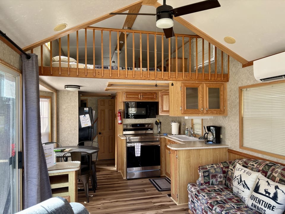 Double Loft w/ 2 Queen Mattresses 