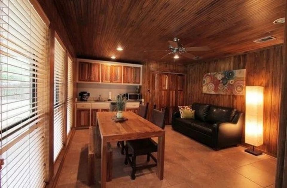 The Treehouse Cottage Living Area