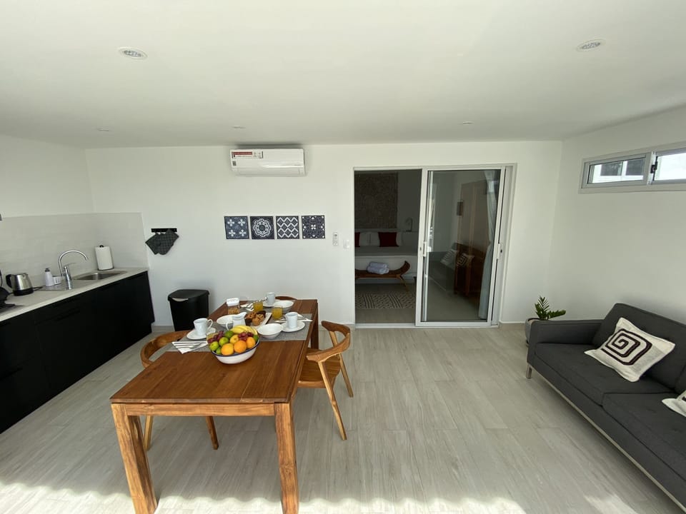  FULL EQUIPPED kitchen 