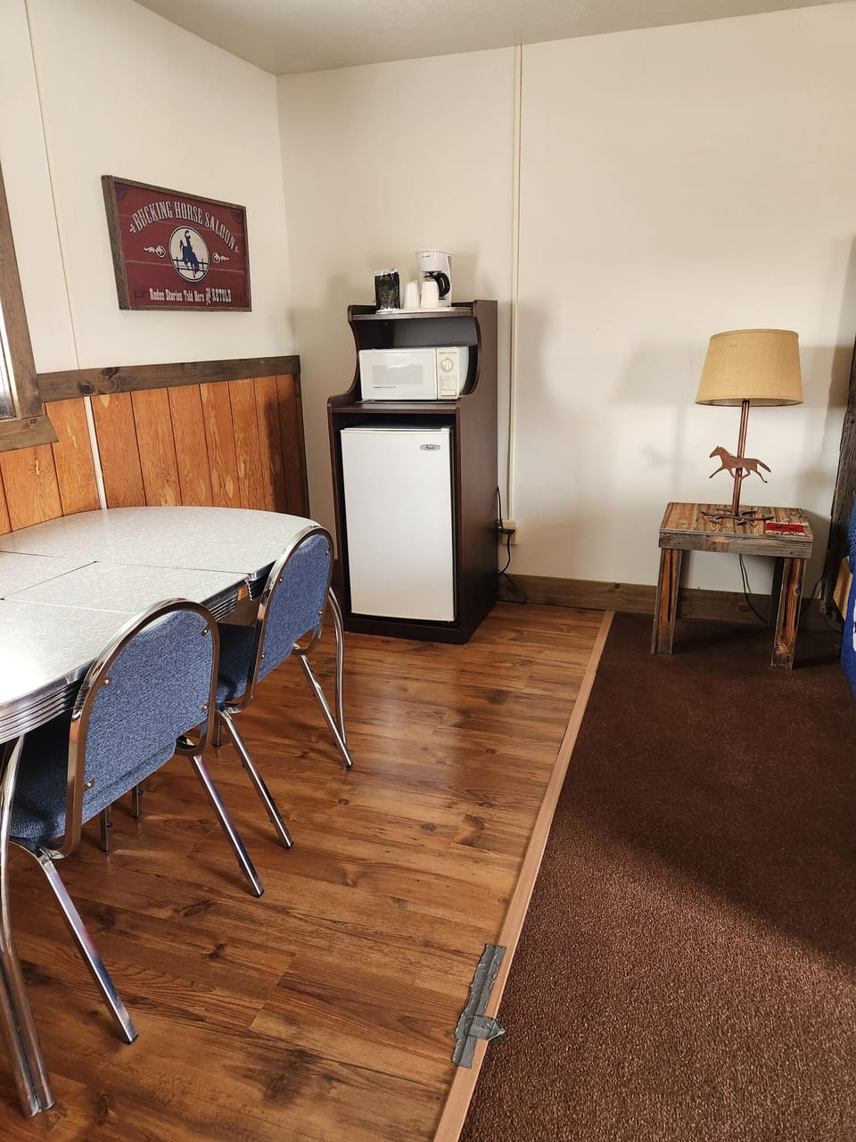 American Cowboy Suite (sitting area and coffee station as well as mini fridge and microwave)