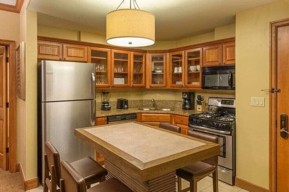 Kitchen / Dining
