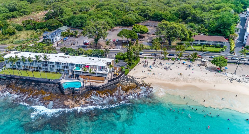 Ariel view of the condo.  Magic Sands Beach is just to the right. So close!! 