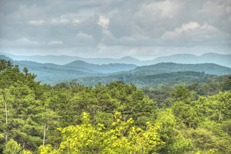 Zoomed in view of the Blue Ridge Mountains from the cabin