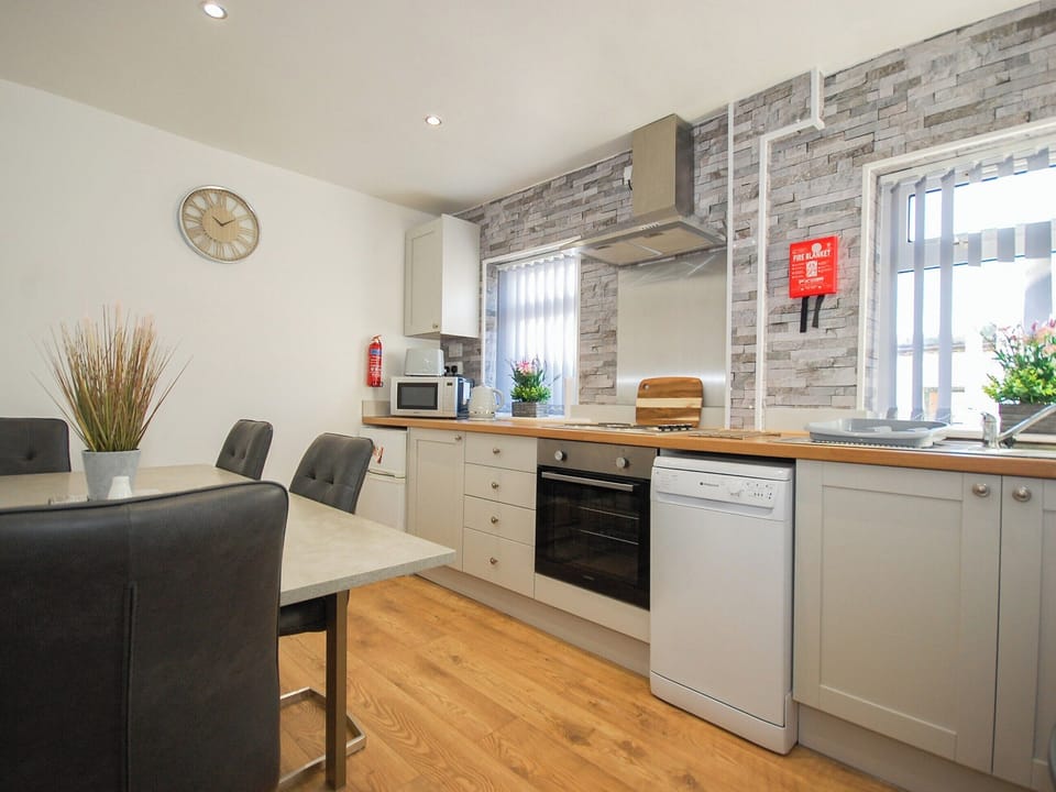 Kitchen/diner | Seascape, Skinningrove, near Saltburn-by-the-Sea