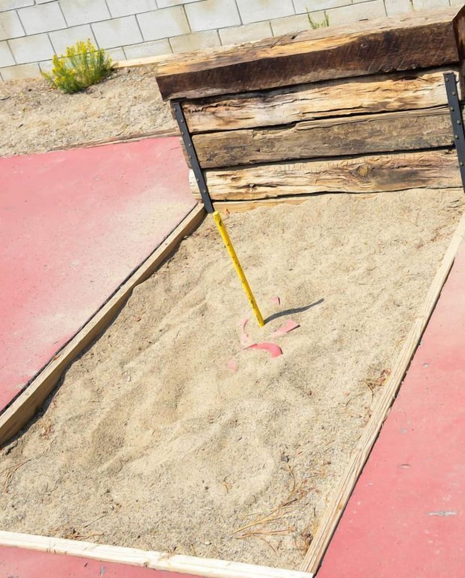 horseshoes in summer