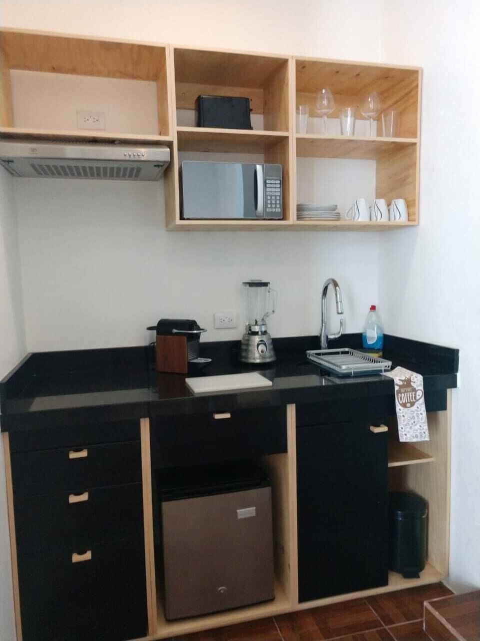 Fully equipped kitchenette