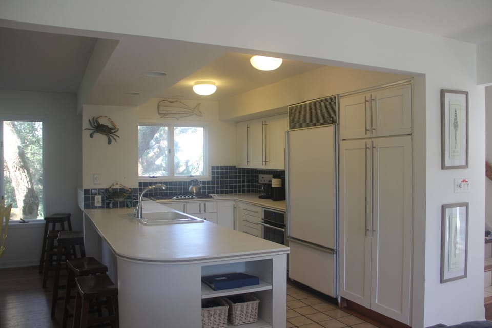 New subzero fridge, gas range, electric oven, crockpot, standup mixer & more