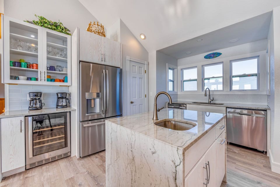 Surf-Or-Sound-Realty-934-Privasea-Beach-Kitchen-02
