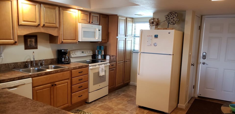 Kitchen & Entryway