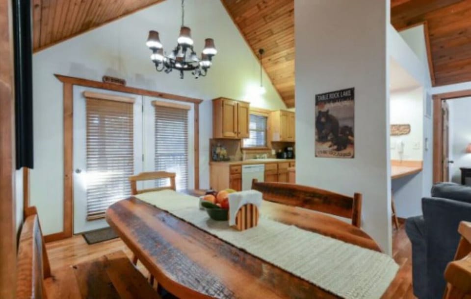 Kitchen dining area