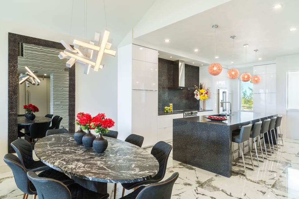 Dining seats 10
