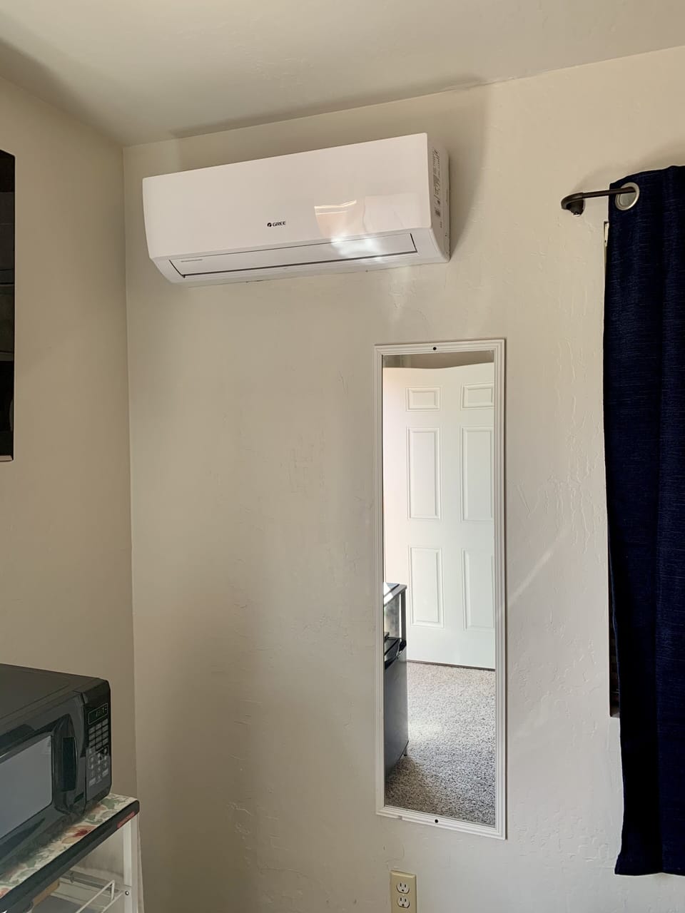 private air cond/heater so the air in the room is fresh and NOT from main house