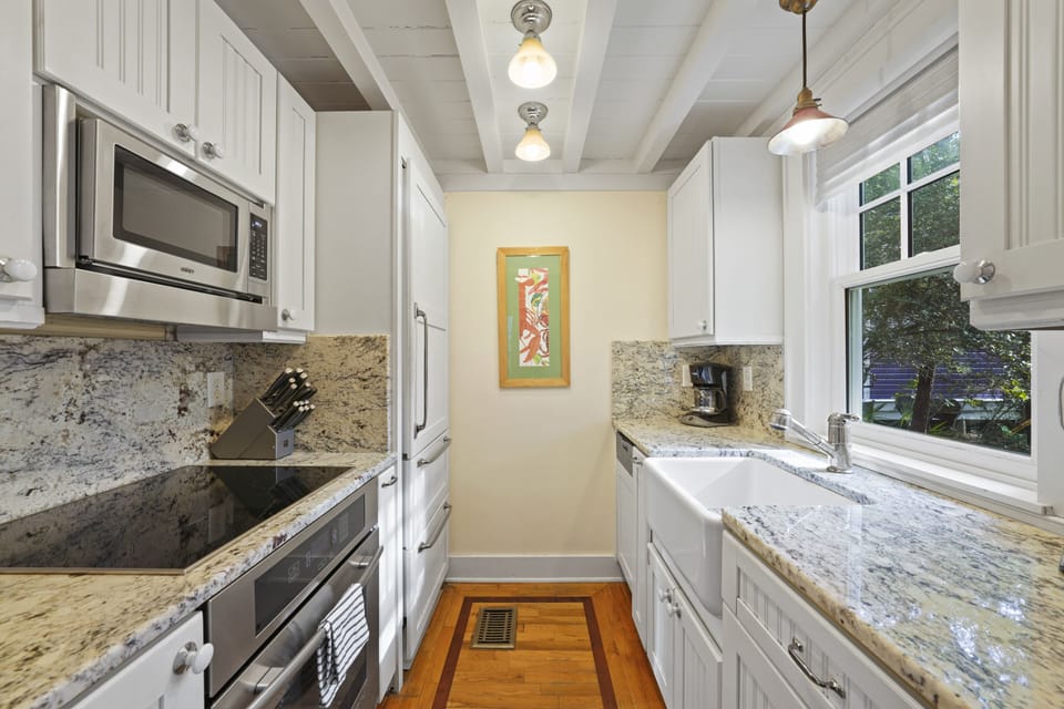 FULLY EQUIPPED KITCHEN ON FIRST LEVEL, SLEEPS 4 PEOPLE