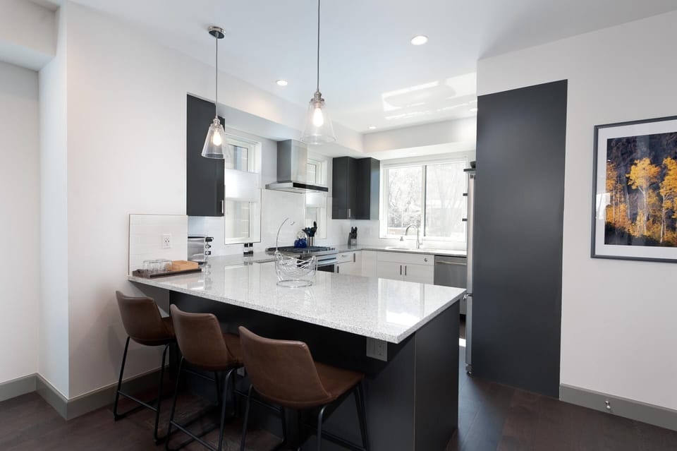 Kitchen and Bar