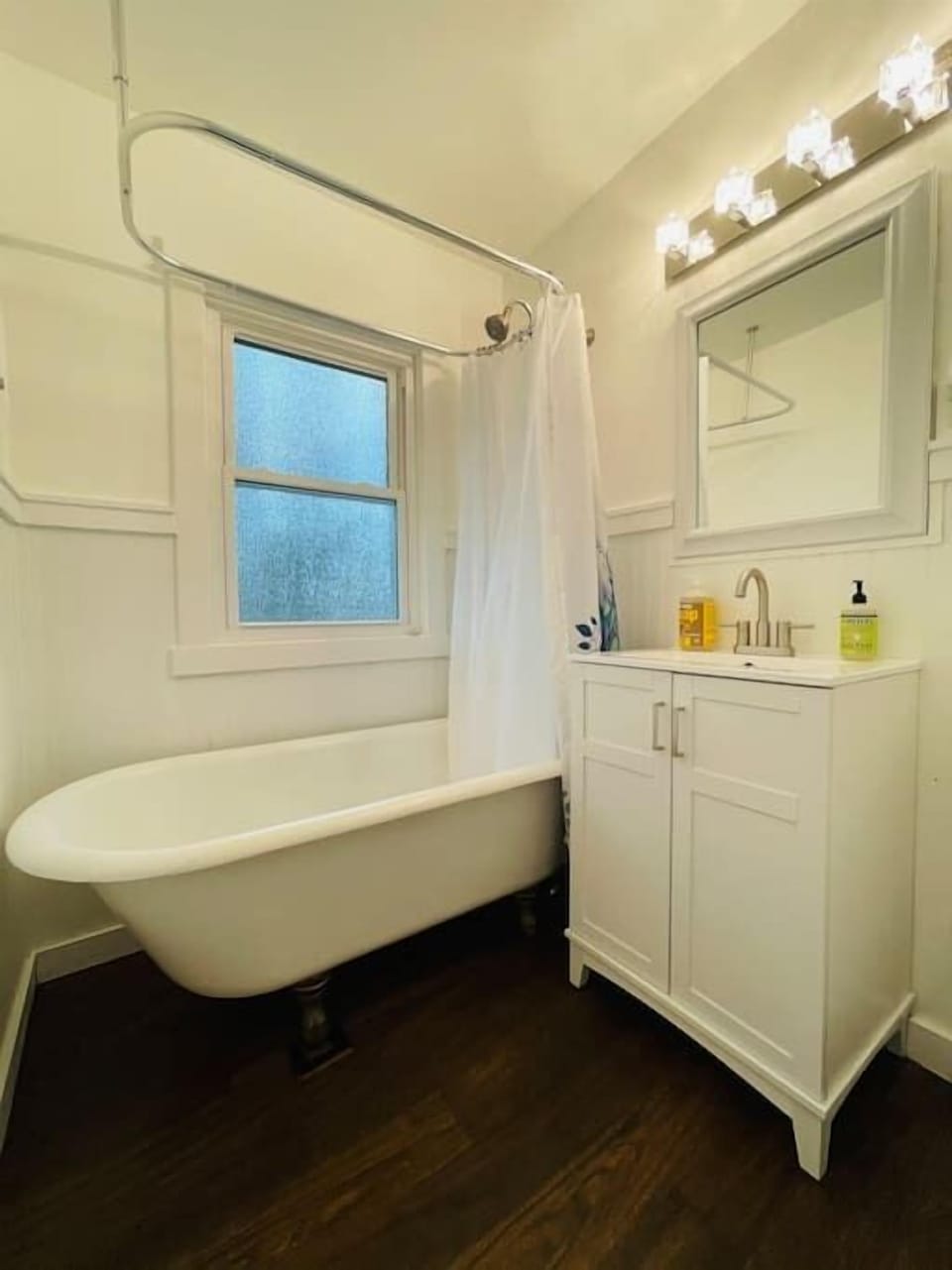 Claw Tub