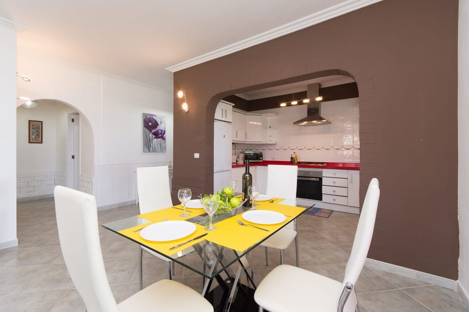 Dining room/ kitchen