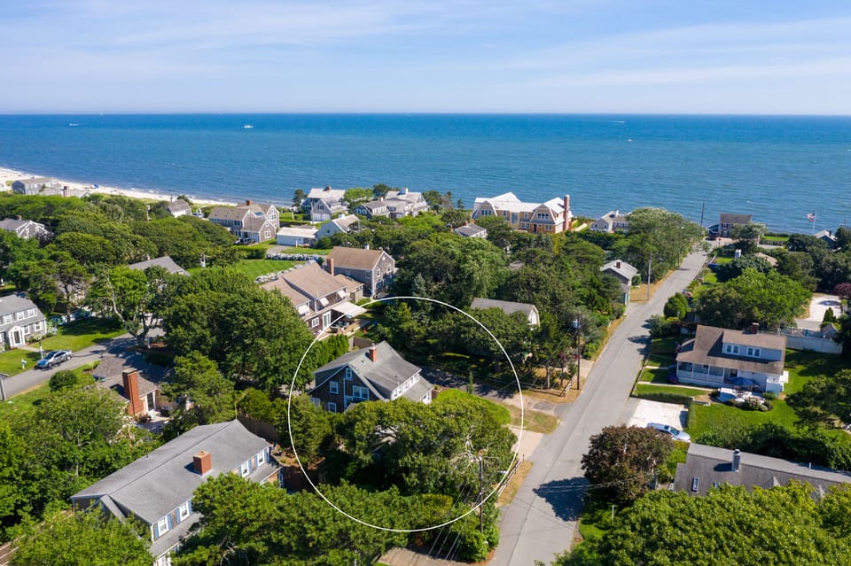 another aerial view of house showing proximity to beach